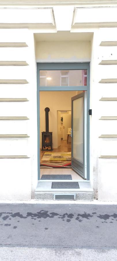 City Apartment Mit Direktzugang เวียนนา ภายนอก รูปภาพ