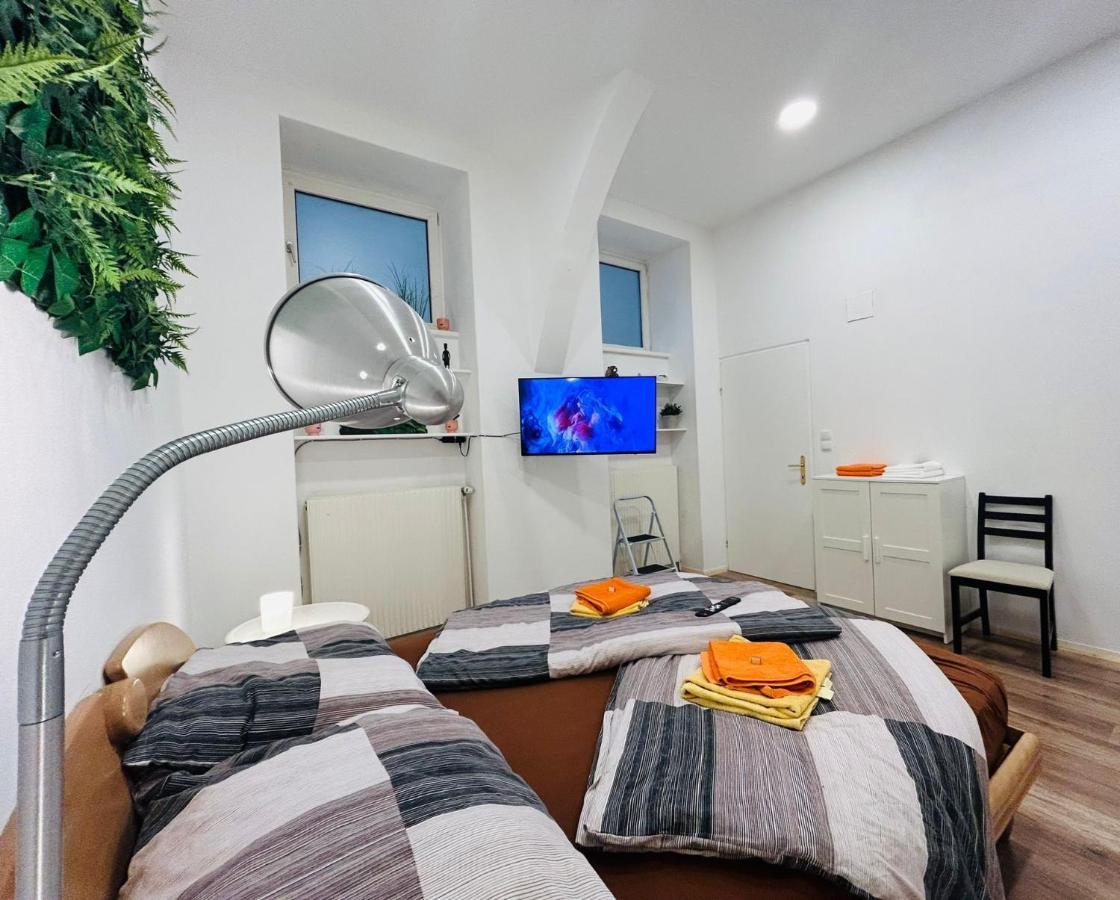 City Apartment Mit Direktzugang เวียนนา ภายนอก รูปภาพ